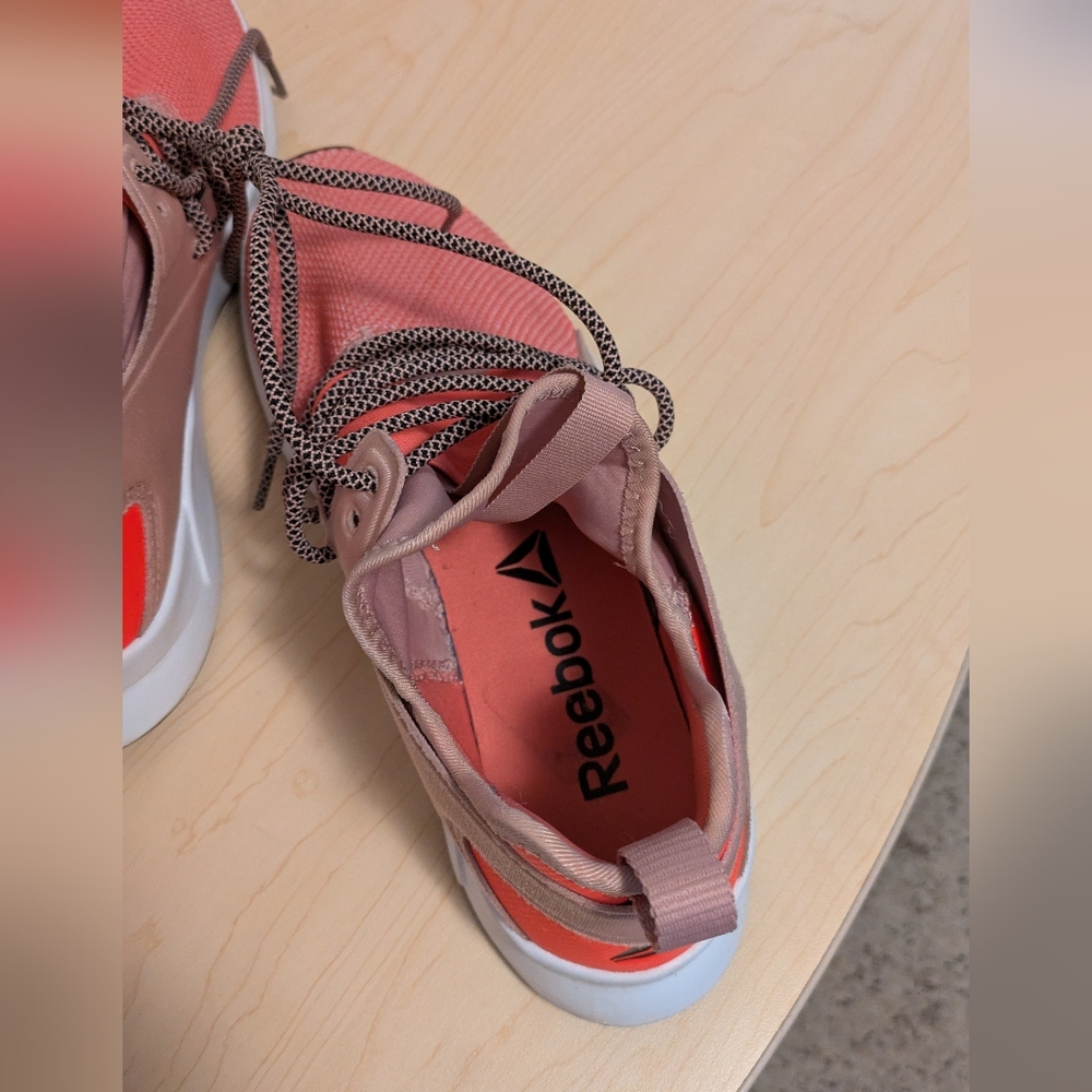 Reebok Guresu Pink Athletic Shoes with Modern Design - Picture 9 of 9